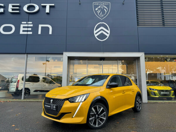 Peugeot 208 (2)