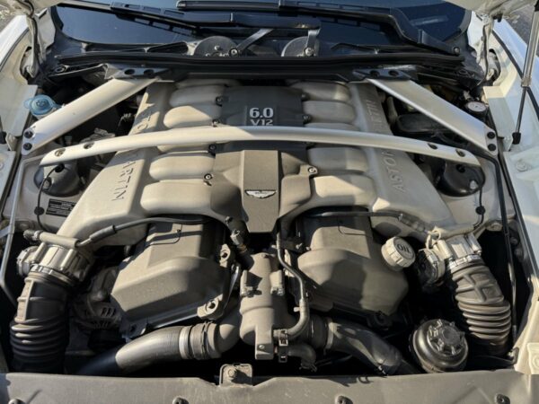 Aston Martin RAPIDE – Image 9