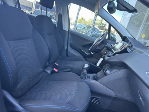 Peugeot 208 – Image 4