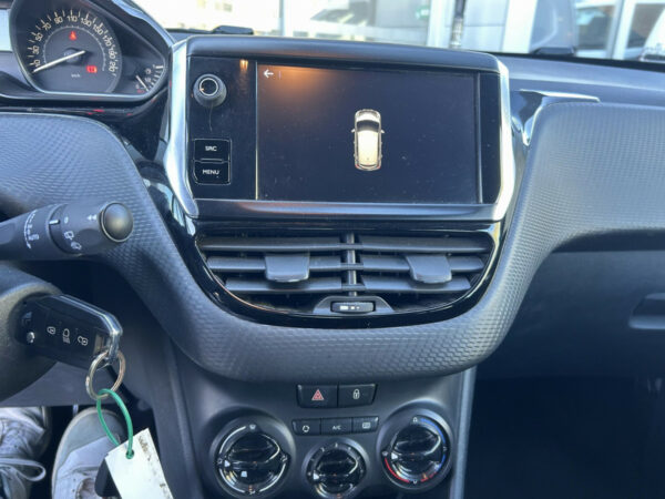 Peugeot 208 – Image 7
