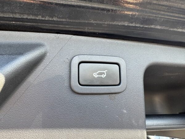Land Rover Discovery Sport – Image 10