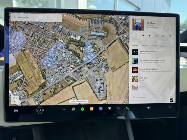 Tesla Model X – Image 12