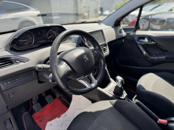 Peugeot 208 – Image 5