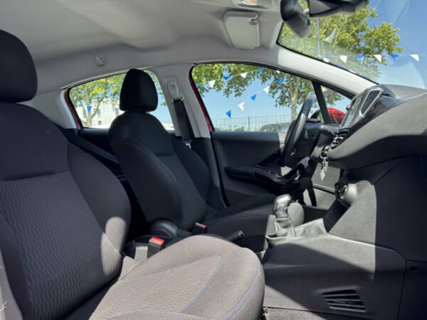 Peugeot 208 – Image 7