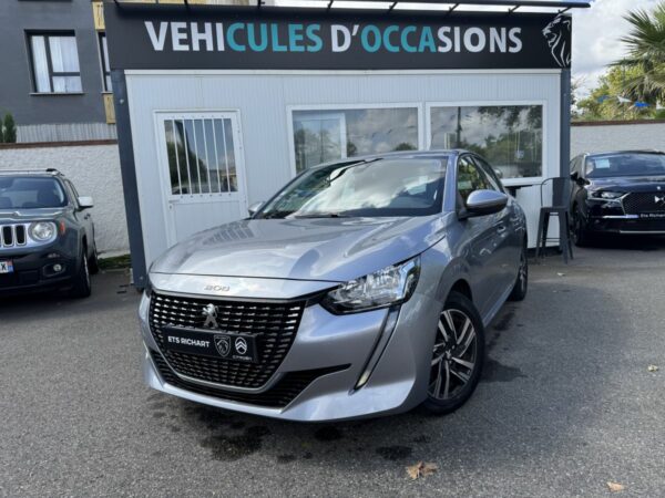 Peugeot 208 (2)