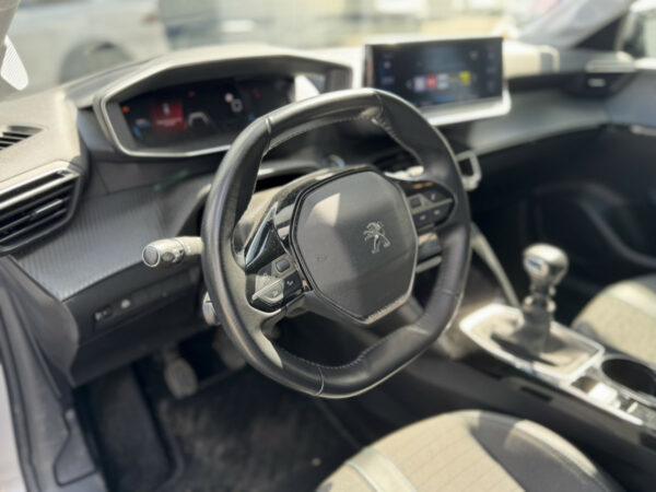 Peugeot 208 (2) – Image 5