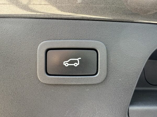 Jaguar E-PACE – Image 10
